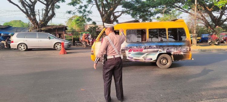 Tingkatkan Pelayanan Kepada Warga, Polsek Baros Gelar Gatur Lalin Pagi Hari