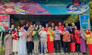 SMP Negeri 19 Singkawang Gelar Festival Kue Bulan Bersamaan dengan Maulid Nabi