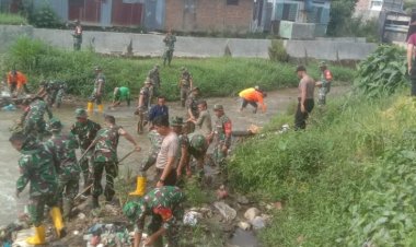 Polres Mandailing Natal bersama Polsek ﻿Panyabungan Kerja Bakti Sambut HUT TNI ke-79