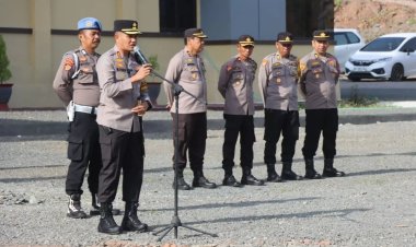 Polres Soppeng Gelar Apel Jam Pimpinan, Kapolres Ingatkan Personel Berlaku Baik
