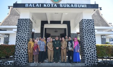 PJ Walikota Sukabumi Lepas PNS Yang Telah Memasuki Masa Pensiun