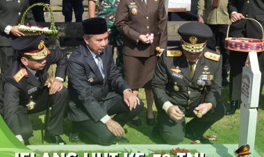 Jelang HUT TNI ke-79, Kapolda Jabar  Ziarah ke TMP Cikutra Bandung