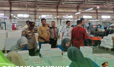 Polresta Bandung Bersama KPU dan Bawaslu Monitoring Produksi Surat Suara Pilkada 2024
