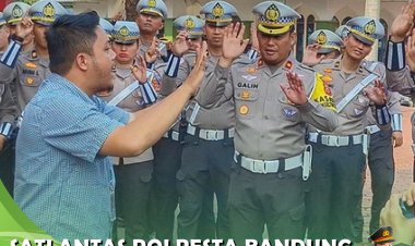 Sat Lantas Polresta Bandung di Bekali Cara Komunikasi Bahasa Isarat Bersama Gerakan Untuk Kesejahteraan Tunarungu Indonesia