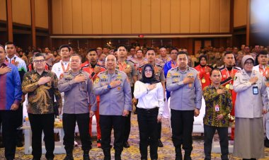 SSDM Polri Berikan Penghargaan Pin Emas Untuk Atlet Polri Berprestasi