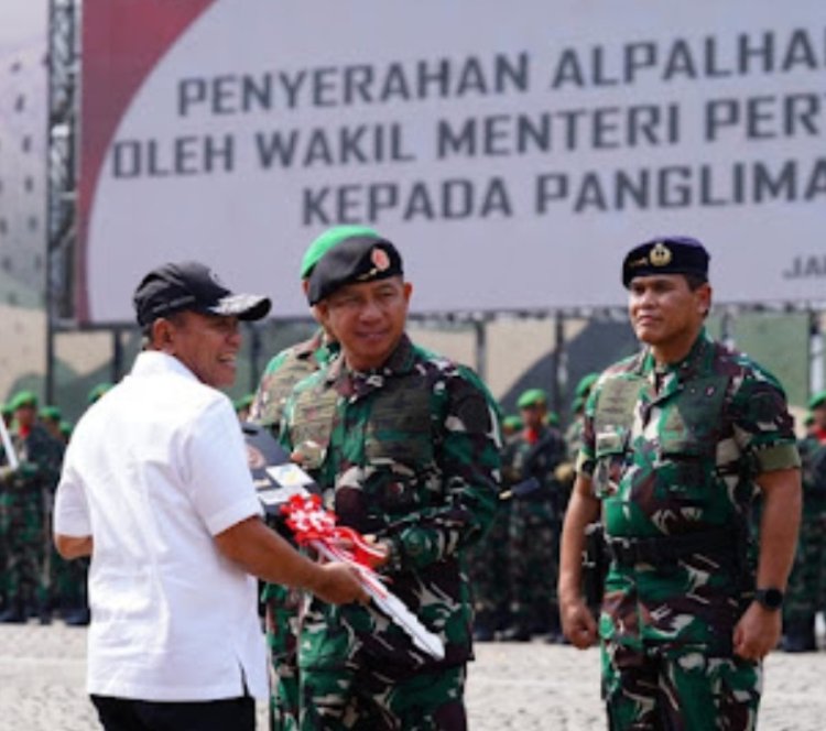 Panglima TNI Terima Alpalhankam dari Kementerian Pertahanan