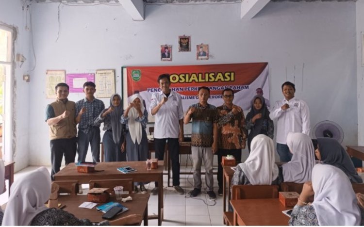 Densus 88 Gelar Sosialisasi Wawasan Kebangsaan di SMK Riyadhul Jannah Cibogo