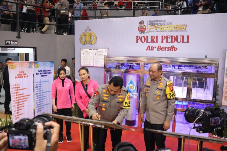 Kapolri Resmikan Pembangunan Sumur Bor dan Filtrasi Air Bersih Layak Minum di Wilayah Kalimantan Barat