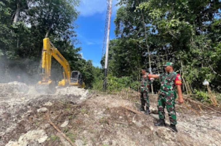 Dandim Raja Ampar Tinjau TMMD di Kampung Saporkren