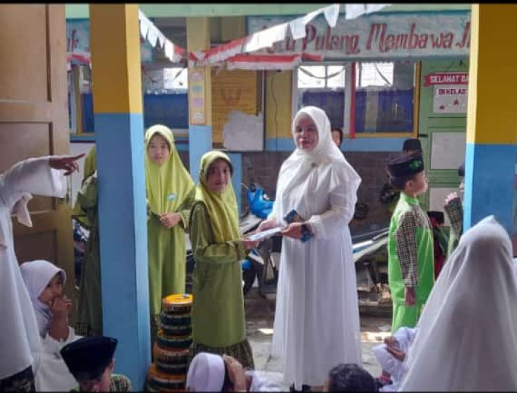 Lomba Pidato Meriahkan Hari Santri Nasional di SDN Semplak