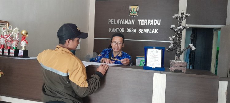 Peningkatan Pelayanan Terpadu Di Kantor Desa Semplak Untuk Meningkatkan Kualitas