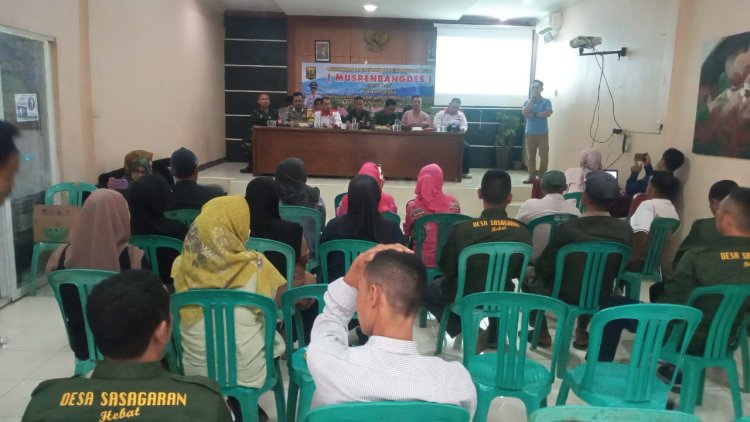 Bhabinkamtibmas Polsek Kebonpedes Hadiri Musrenbang Desa , Sampaikan Himbauan Kamtibmas Jelang Pilkada