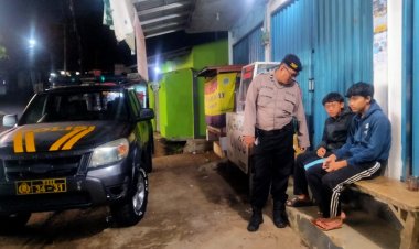 Polsek Kebonpedes Laksanakan Patroli Cooling System  Malam Hari, Berikan Himbauan Kamtibmas  Jelang Pilkada 2024