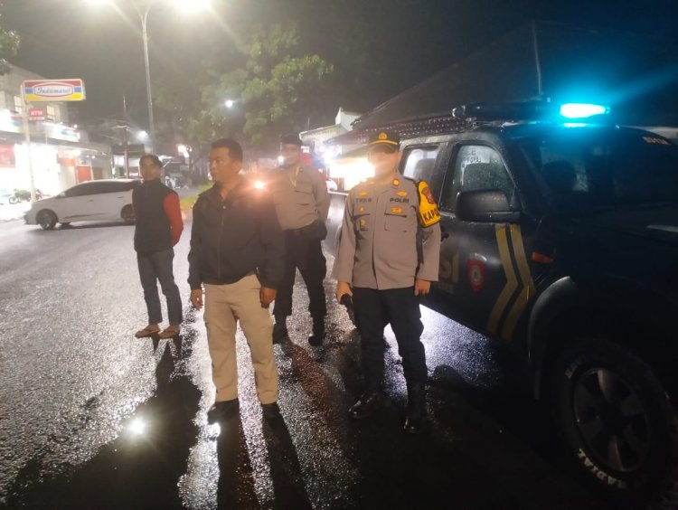 Tingkatkan Keamanan Malam Minggu, Polsek Kebonpedes Gelar Patroli KRYD