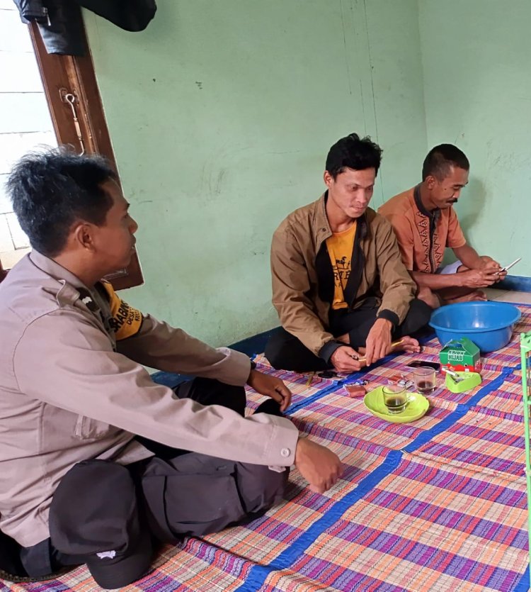 Bangun Cooling System, Bhabinkamtibmas Polsek Sukaraja Sambangi Warga