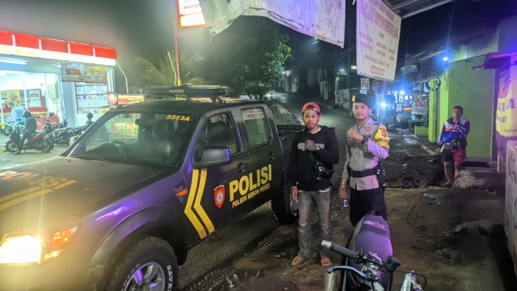 Melalui Patroli Dialogis, Polsek Kebonpedes Dekati Masyarakat dan Berikan Himbauan Kamtibmas