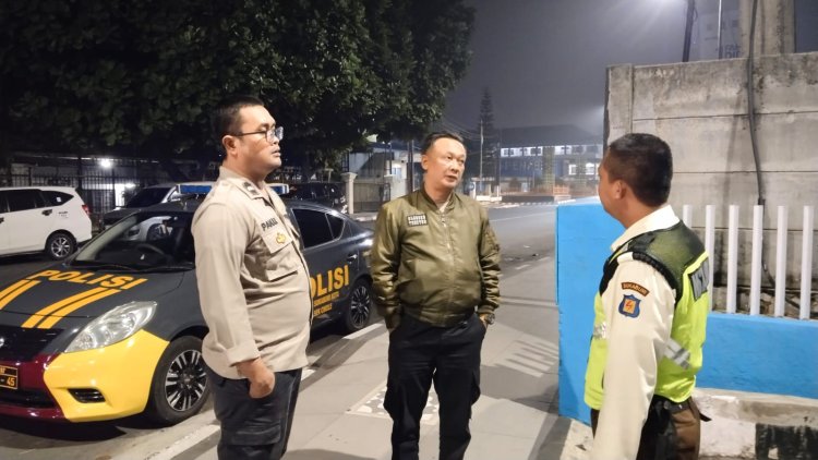 Wujudkan Kamtibmas Aman Kondusif, Unit Samapta Polsek Cikole Gelar Patroli Malam Hari