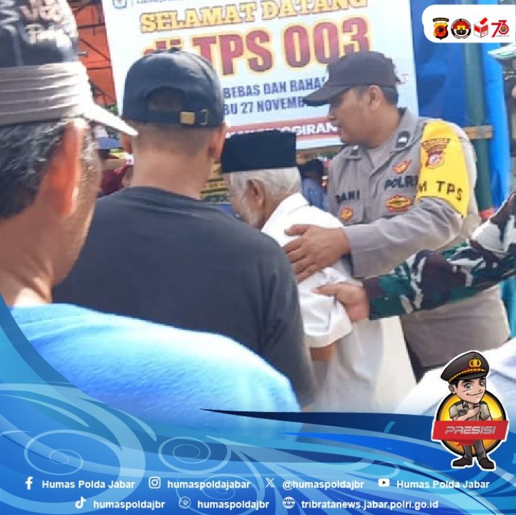 Sinergitas TNI -Polri di Majalengka Bantu Lansia Menuju TPS