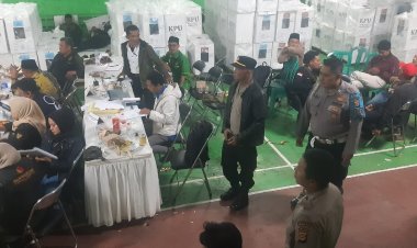 Pastikan Rapat Pleno PPK Aman dan Lancar, Polsek Sukaraja Gelar Pengamanan