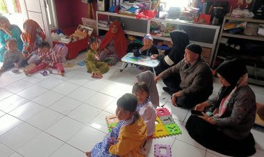 Monitoring Pelaksanaan Kegiatan Posyandu Balita di wilayah Desa Semplak