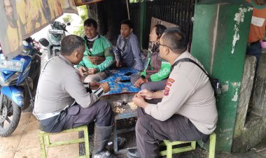 Polsek Cikole Laksanakan Patroli Wilayah dan Dialogis Dengan Ojol