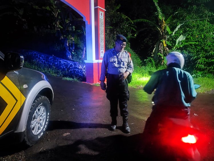 Guna Mewujudkan Kondusifitas Kamtibmas,Polsek Kebonpedes Laksanakan Patroli Malam Hari