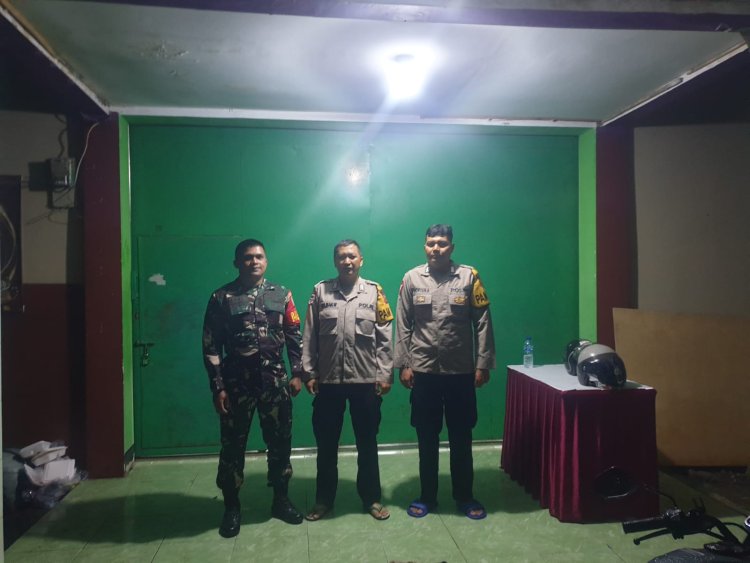 Pastikan  Gudang Logistik PPK Kondusif, Polsek Gunungguruh Laksanakan Pengamanan Ketat