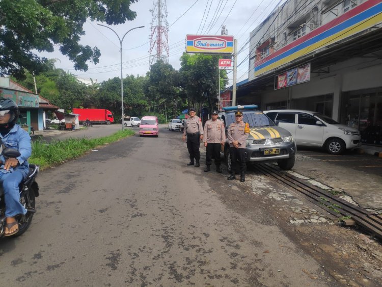 Polsek Kebonpedes Gelar Patroli   Keberangkatan  Pendukung Bupati Sukabumi Dalam Rangka Rapat Pleno