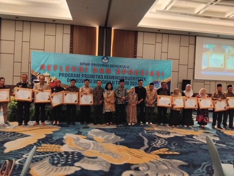 Dinas Pendidikan Kabupaten Kaur Sabet 4 Penghargaan Pada Malam Refleksi dan Apresiasi BPMP Award 2024