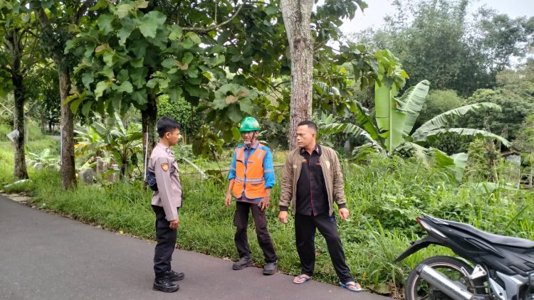 Wujudkan Harkamtibmas Tetap Kondusif Jelang Nataru, Bhabinkamtibmas Polsek Kebonpedes Laksanakan Sambang