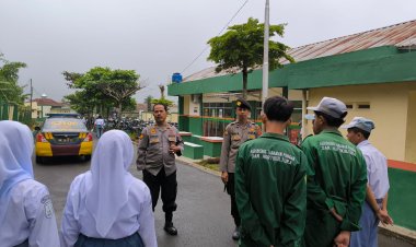 Cegah Tawuran dan Kenakalan Remaja, Polsek Sukaraja Gelar Patroli ke Sekolah