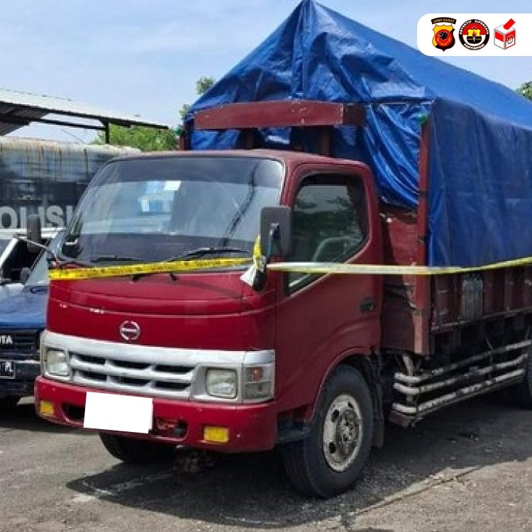 Polres Indramayu Gagalkan Truck Berisi Ribuan Botol Miras Yang Akan di Kirim Ke 3 Wilayah