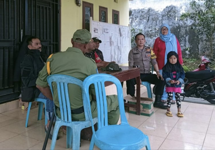 Wujudkan Desa Binaan Aman Kondusif, Bhabinkamtibmas Polsek Sukaraja Sambangi Warga