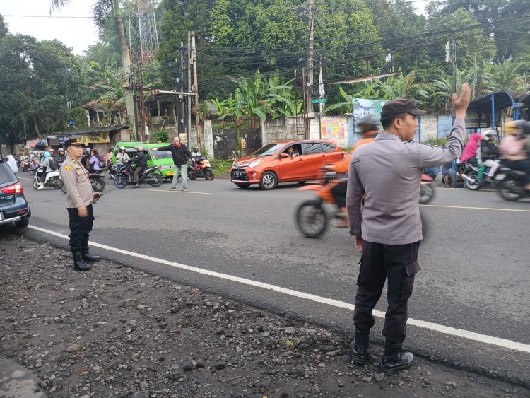 Ciptakan Kamseltibcar Lantas Aman Kondusif, Polsek Gunungpuyuh Gelar Gatur Lalin