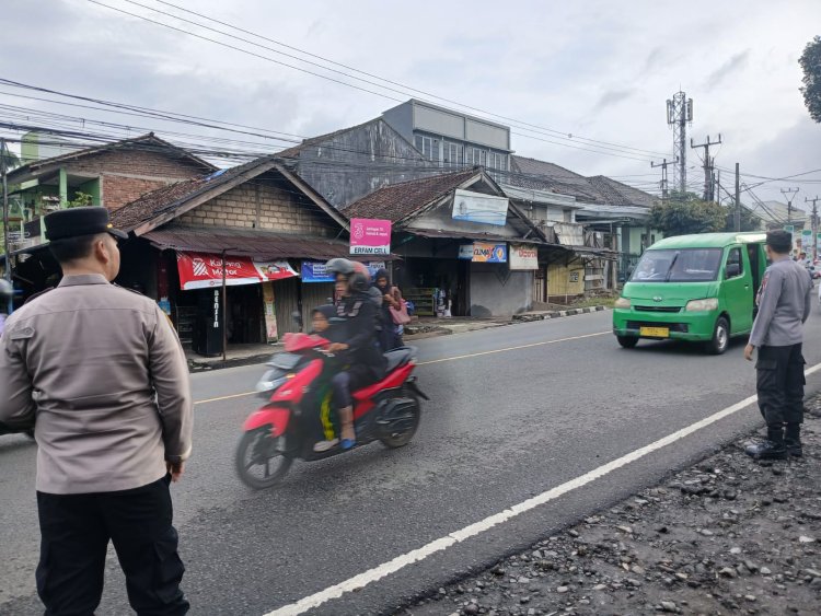 Ciptakan Kamseltibcar Lantas Aman Kondusif, Polsek Gunungpuyuh Gelar Gatur Lalin