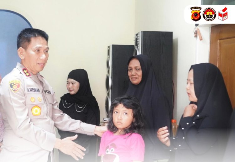 Kapolda Jabar Kunjungi Kediaman Almarhum Anumerta Aipda Anditia Yang Meninggal Saat Menolong Wisatawan