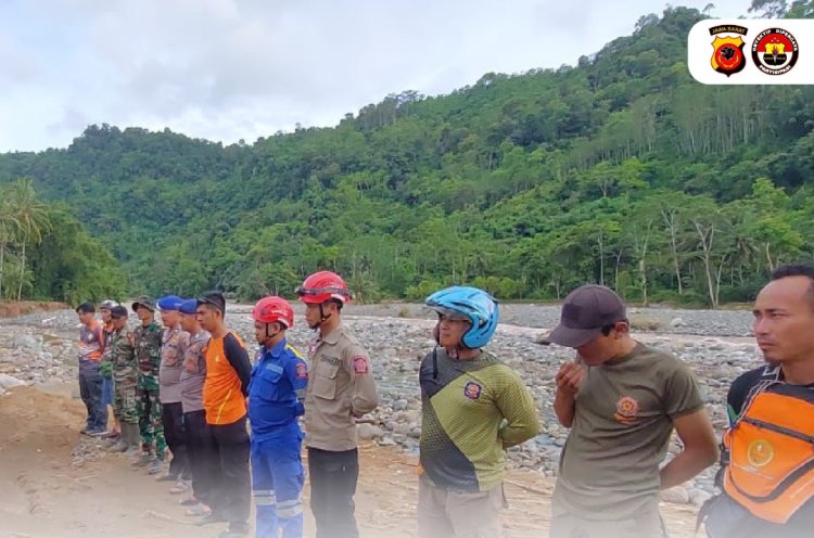 Polisi Terus Lakukan Pencarian Korban Terbawa Arus Sungai Cikandang