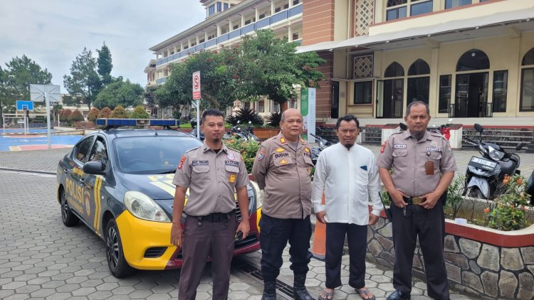 Unit Samapta Polsek Cisaat Berikan Pembinaan Kepada Anggota Satpam