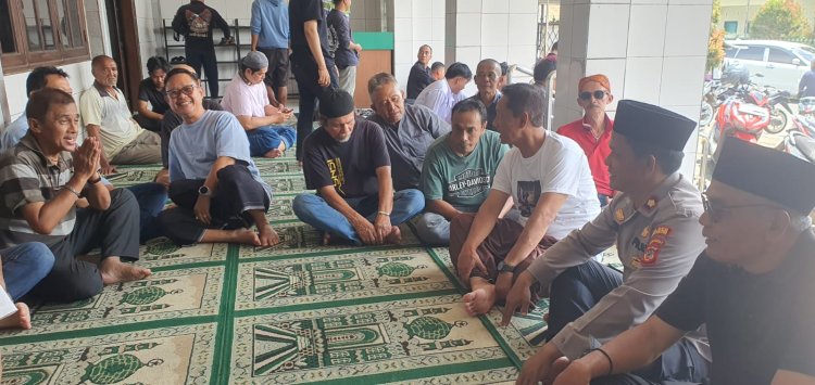 Sampaikan Himbauan Kamtibmas Melalui Giat Ngariung Bareng Kapolsek