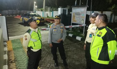 Tingkatkan Keamanan di Lingkungan Warga, Polsek Cikole Gencar Laksanakan Patroli
