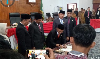 Gelar Rapat Paripurna Istimewa, DPRD Laksanakan Sertijab Bupati dan Wakil Bupati Kaur