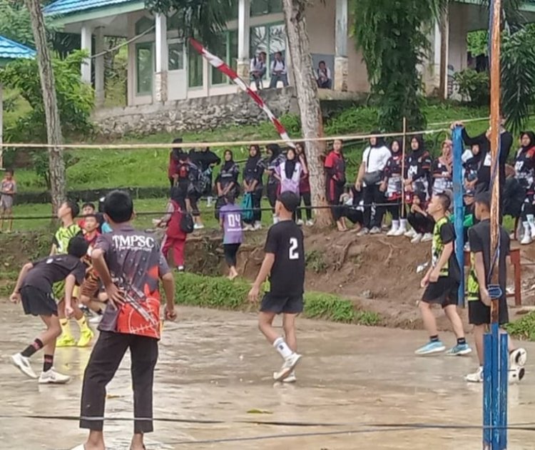 57 Tim Bola Voli Ikuti Turnamen Meriahkan HUT ke-16  SMPN 29 Kaur