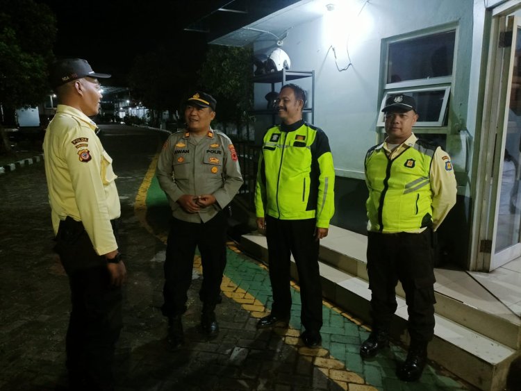 Tingkatkan Keamanan di Lingkungan Warga, Polsek Cikole Gencar Laksanakan Patroli