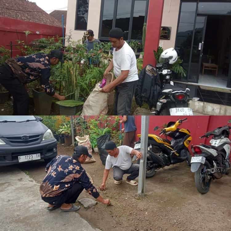 Perangkat Desa Semplak Gelar Jumat Bersih, Kantor Desa Jadi Sasaran Utama