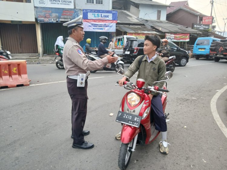 Unit Lantas Polsek Sukaraja Gelar Operasi Keselamatan  Lodaya 2025