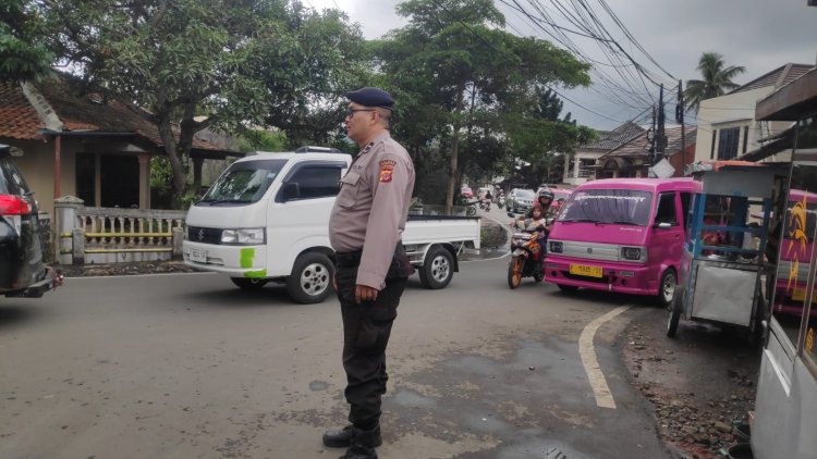 Melalui Patroli Siang Hari,Polsek Kebonpedes Intensifkan Harkamtibmas