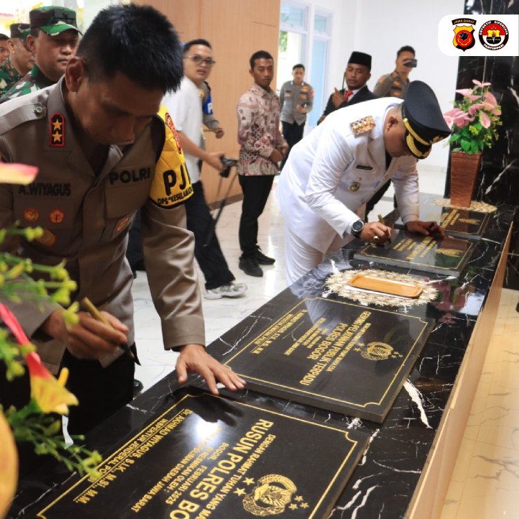 Kapolda Jabar Resmikan Gedung Pelayanan Publik  dan Rusun Polres Bogor