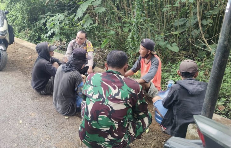 Dukung Program Ketahanan Pangan Nasional, Bhabinkamtibmas Polsek Sukaraja Laksanakan Kunjungan ke Petani