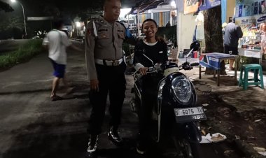 Pastikan Kamtibmas Bulan Suci Ramadhan Kondusif, Polsek Kebonpedes Laksanakan Patroli Jelang Sahur