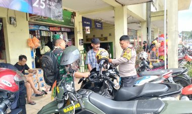 Pastikan Kamtibmas Tetap Kondusif Jelang Idul Fitri 1446 H, Bhabinkamtibmas Polsek Sukaraja Laksanakan Patroli